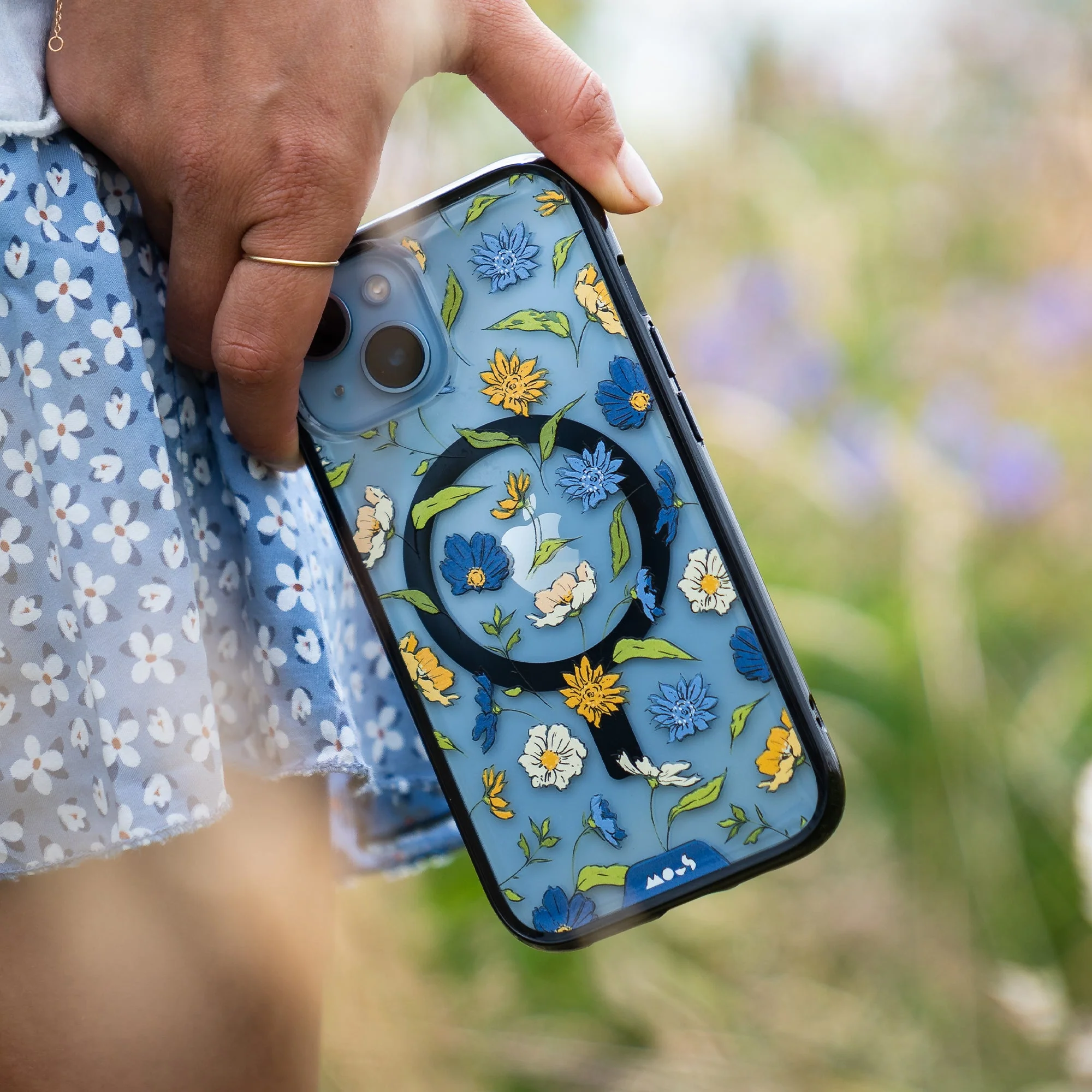 Floral Blue Protective Phone Case - Flowers MagSafe - Image 3